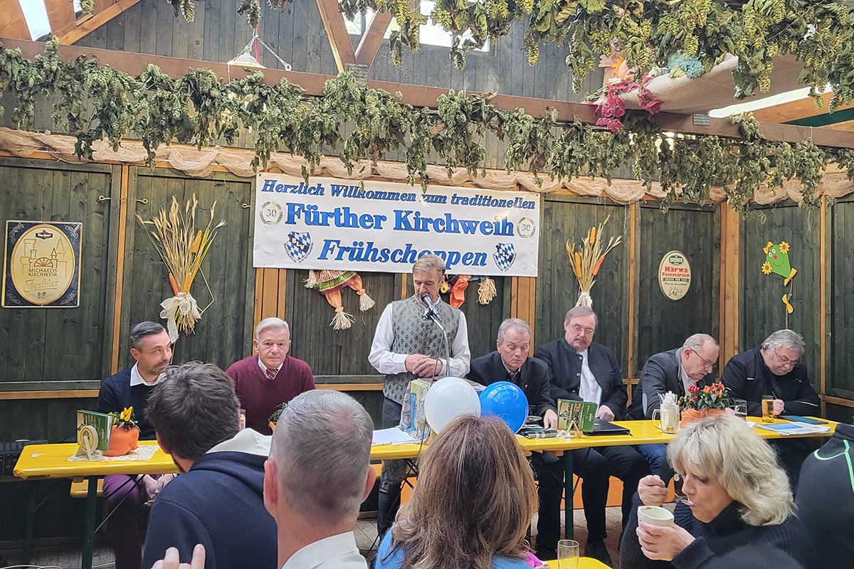 Eduard Wentzl beim Kirchweih-Frühschoppen