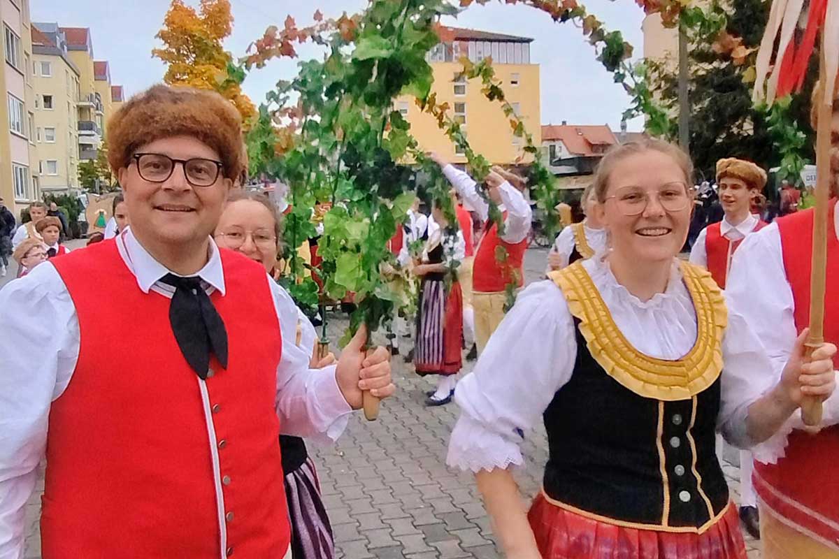 schaefflertanzgruppe-aub2025 Schäfflertanzgruppe Aub